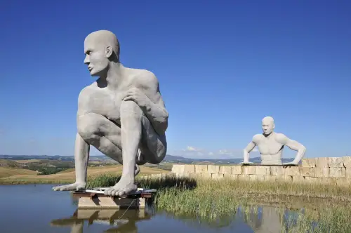 Toscana ed i Giganti di Peccioli.